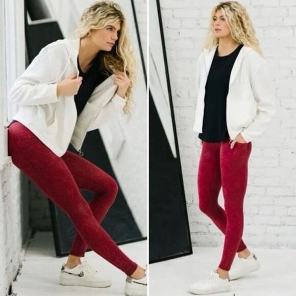 NWOT Zyia Women's Rosa Maze Light n Tight High Rise Legging size 4 Red - Picture 1 of 9